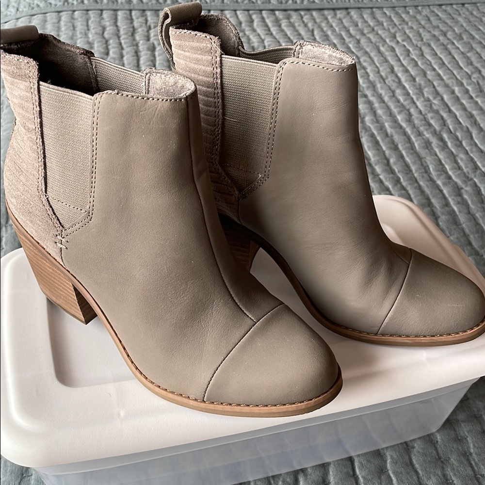 Women's Taupe Ankle Boots